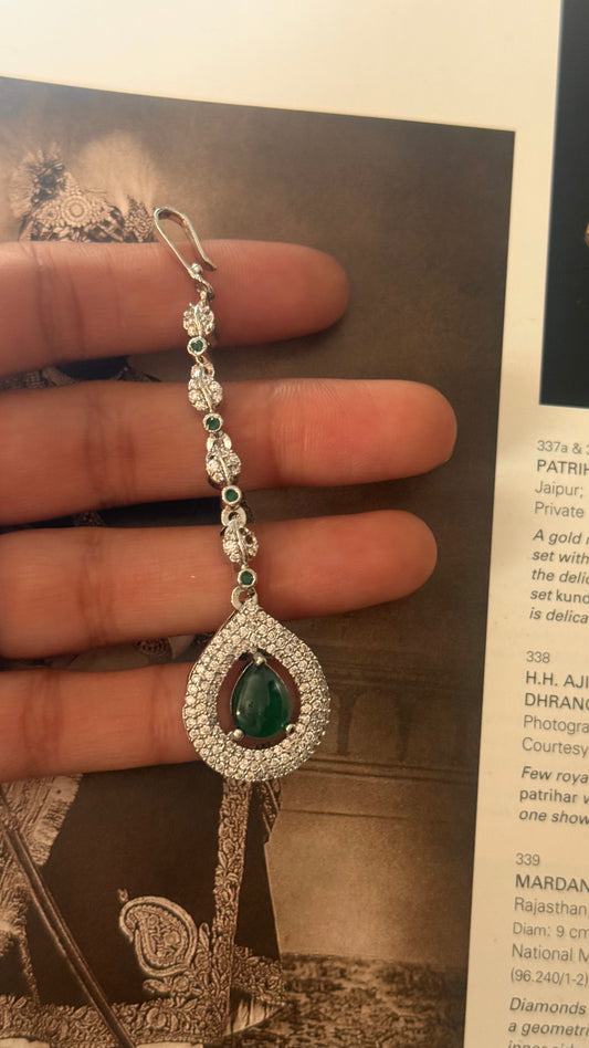 Emerald diamond maangtika