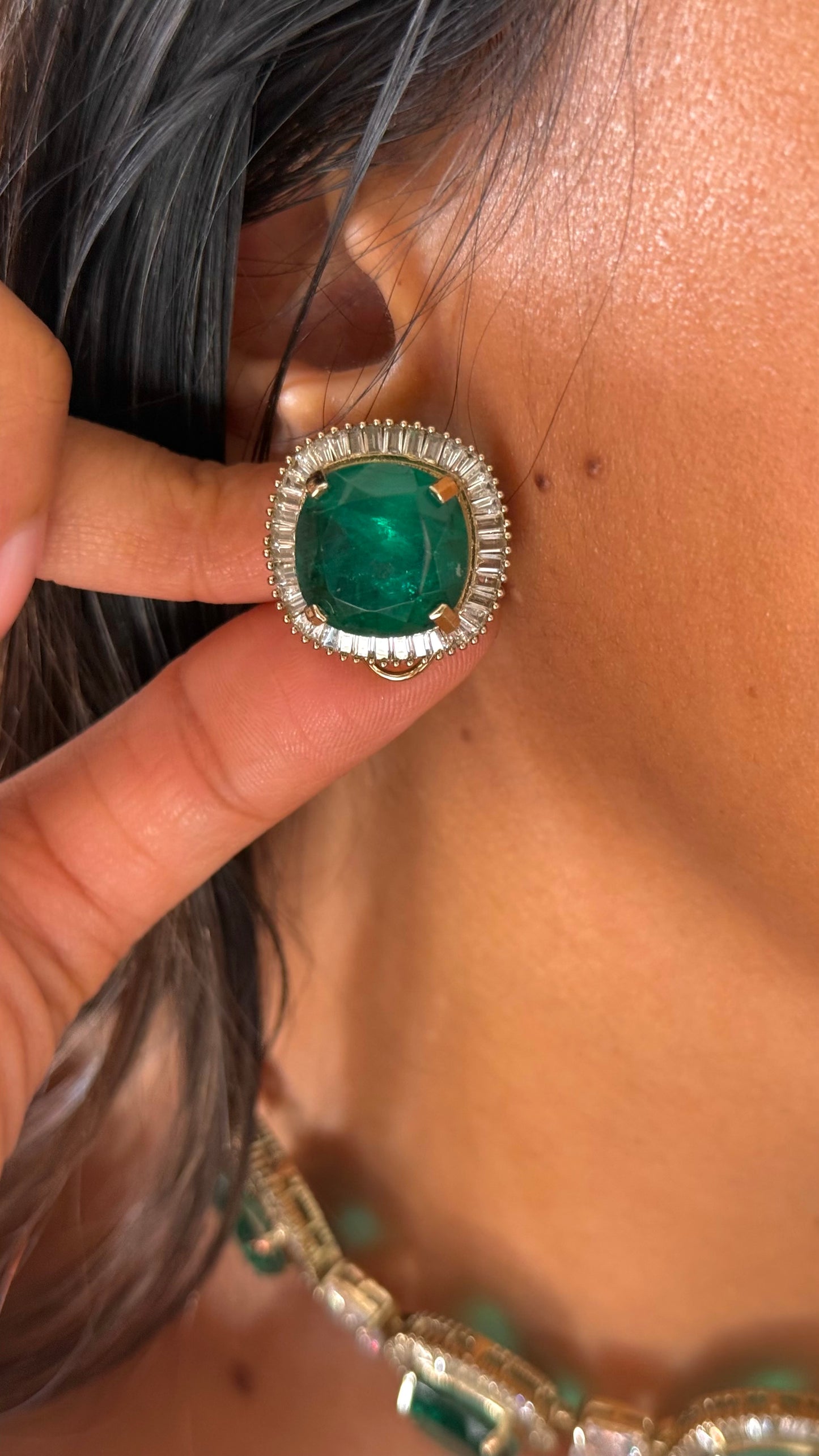 Emerald diamond takkar work choker