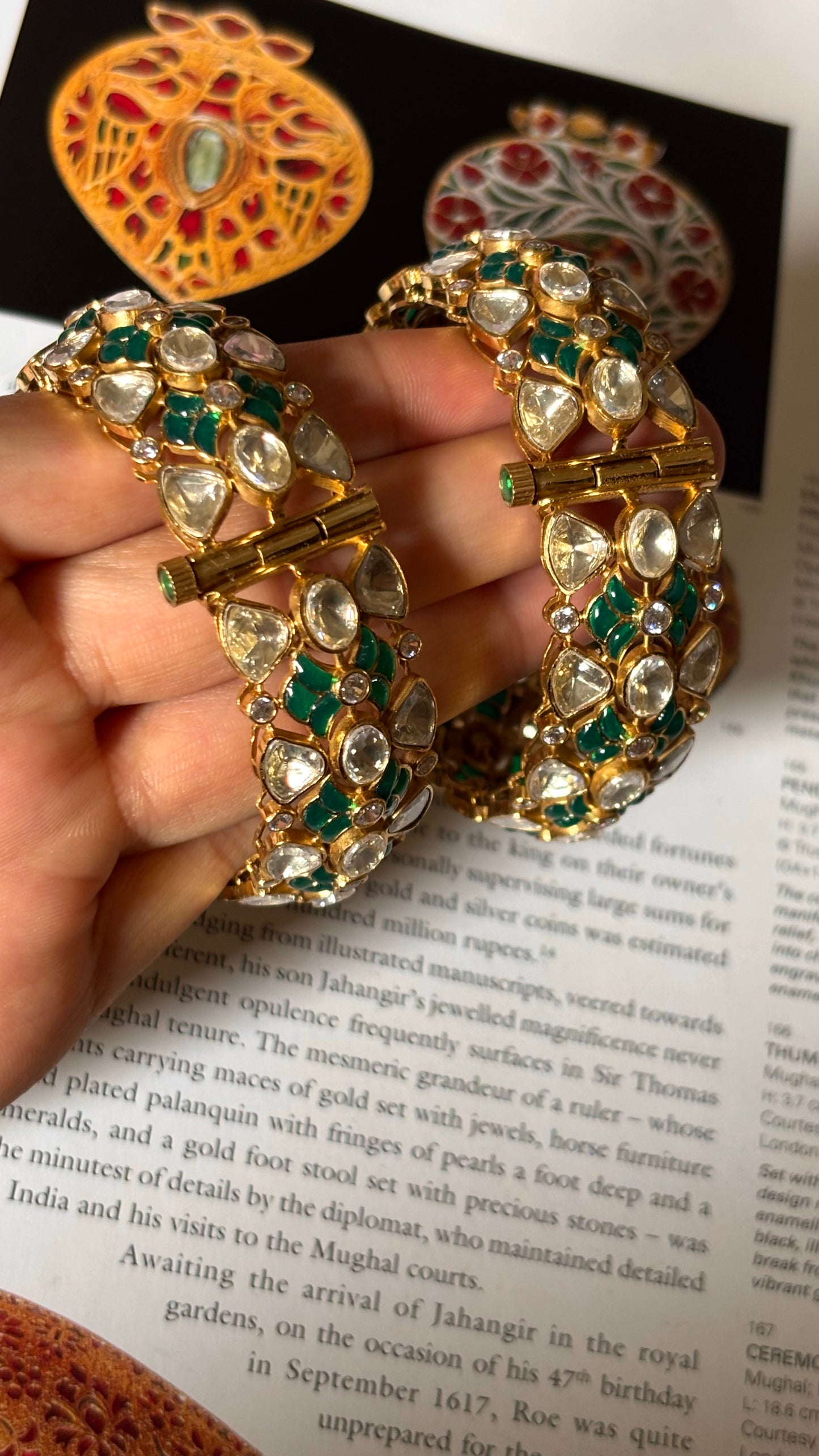 Emerald katdana peeli polki openable bangles
