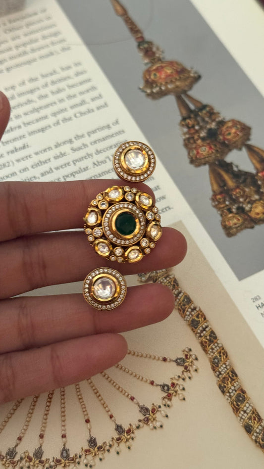 Emerald polki double finger ring