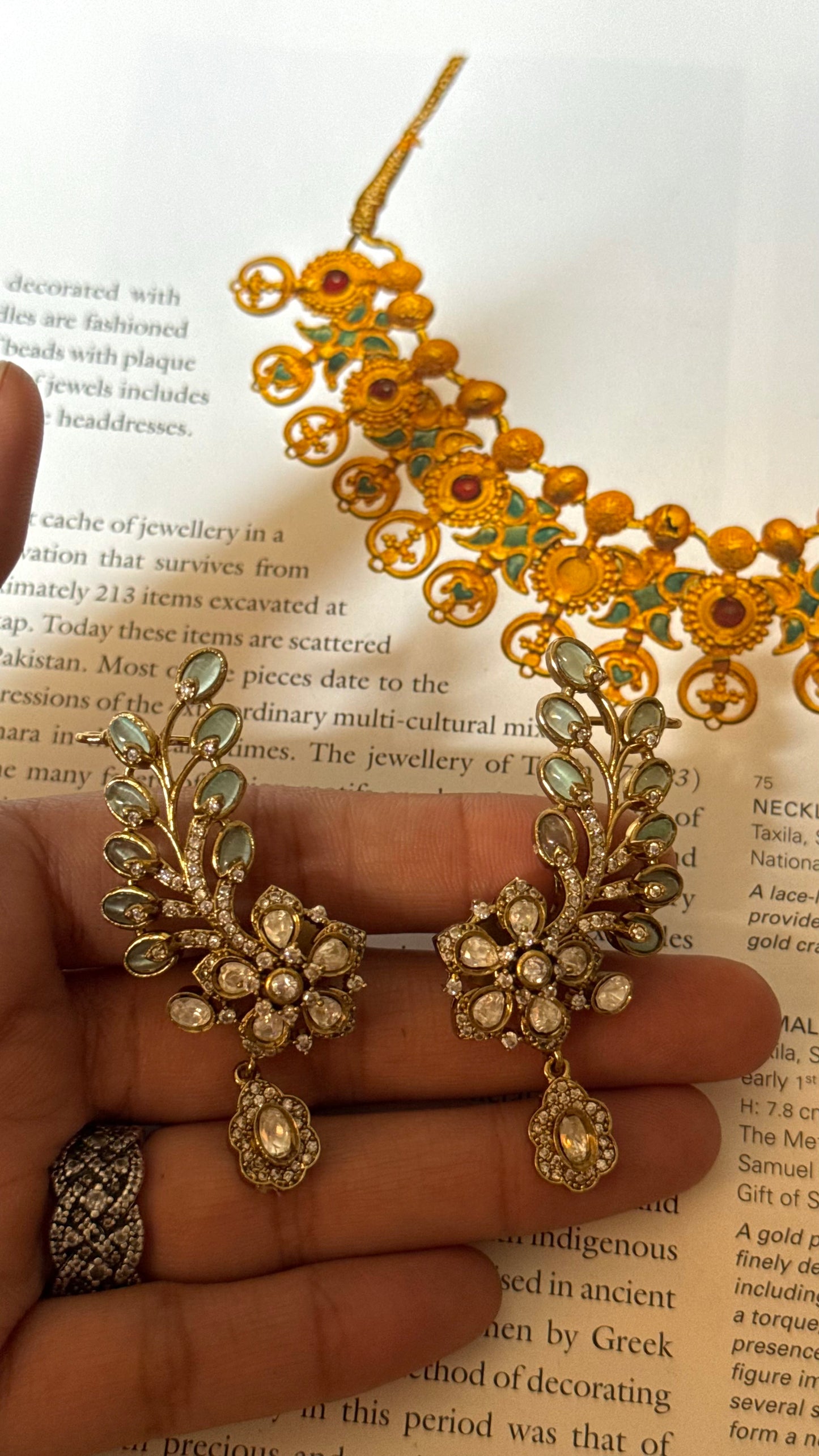 Mint floral leaf small earcuff