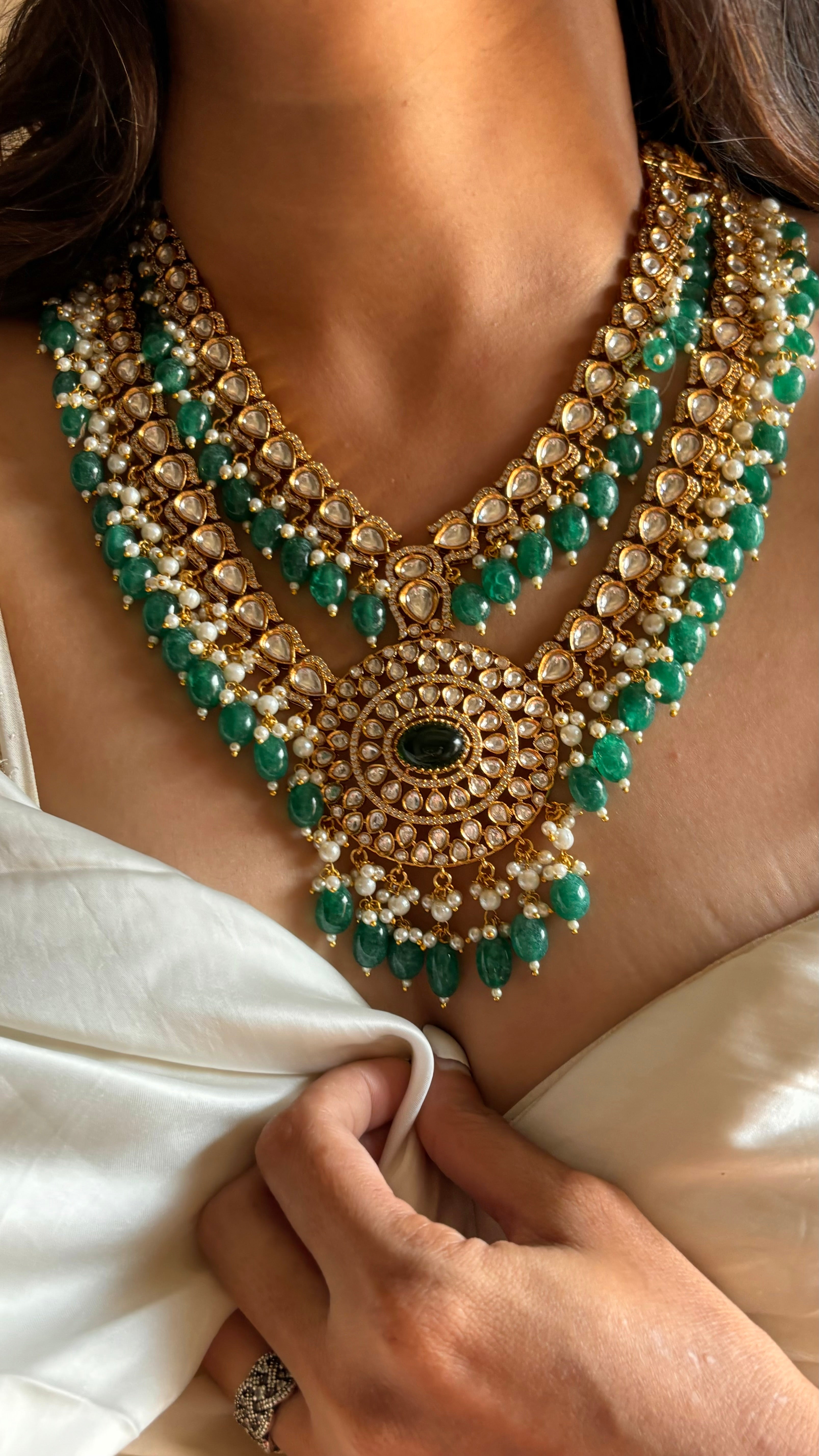 Emerald dual layered polki collar necklace with earrings