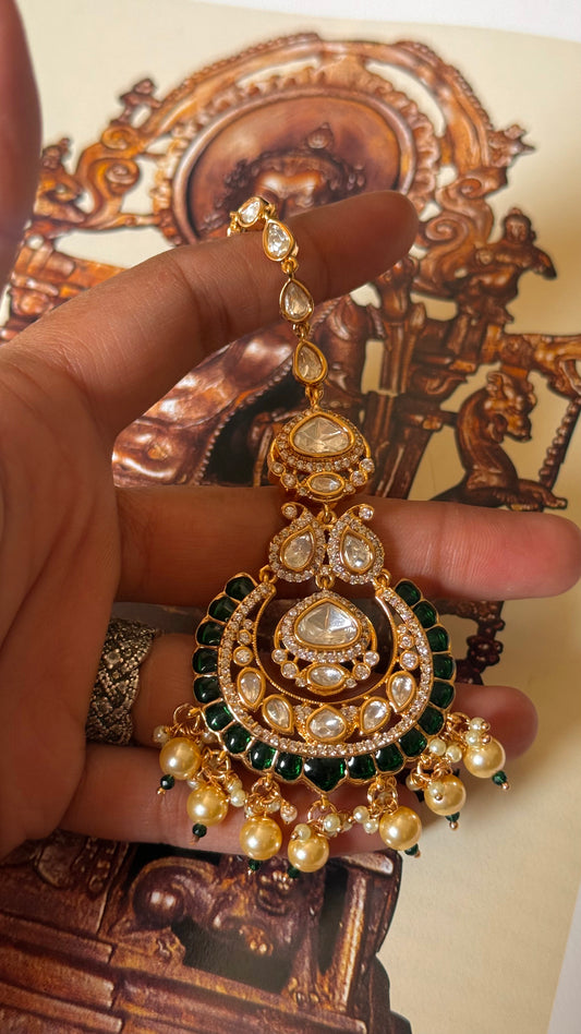 Emerald carat polish takkar work maangtika