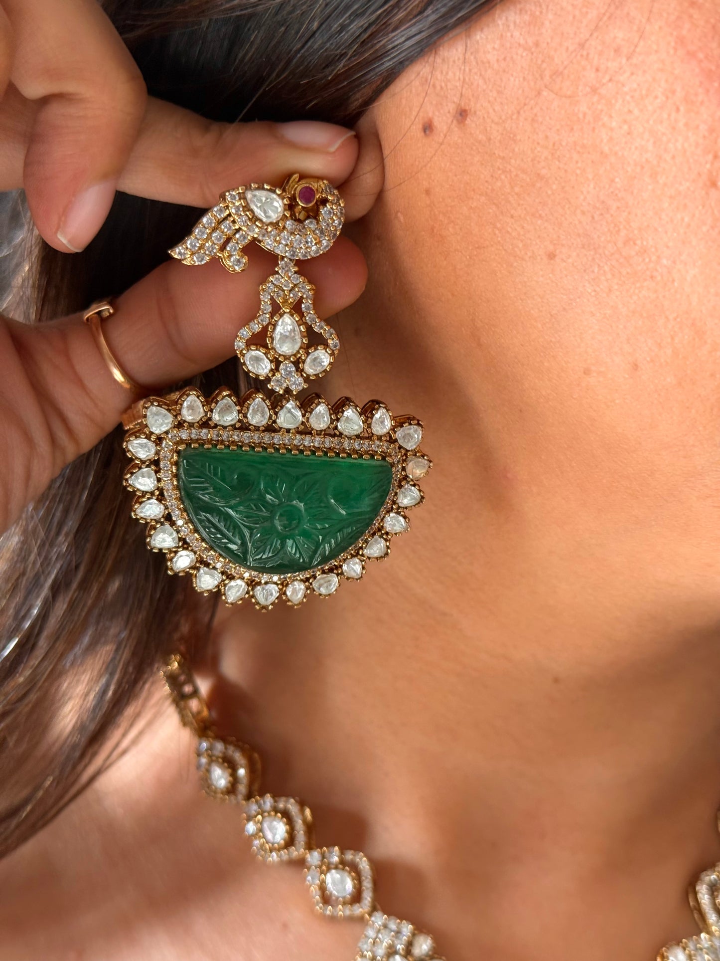 Emerald carving stone real moissanite designer necklace