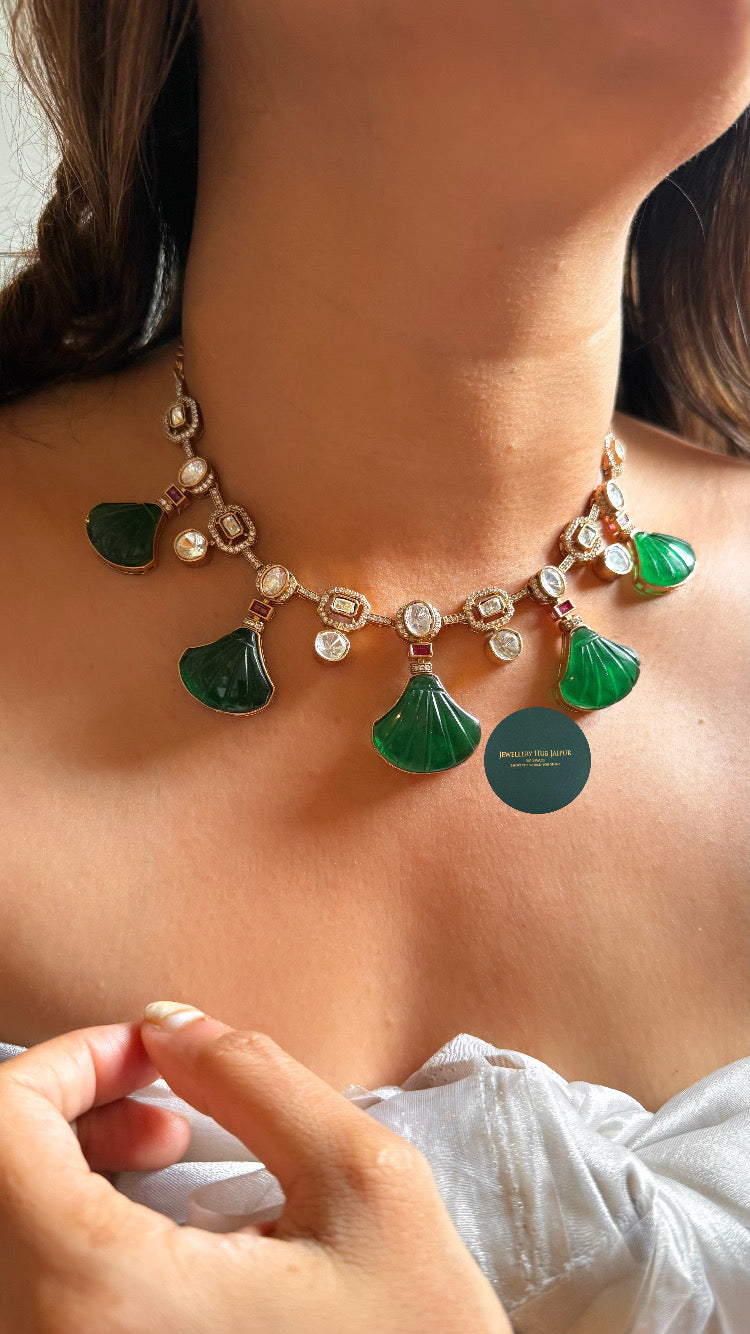 Emerald inlay carving shell shaped with moissanite collar set