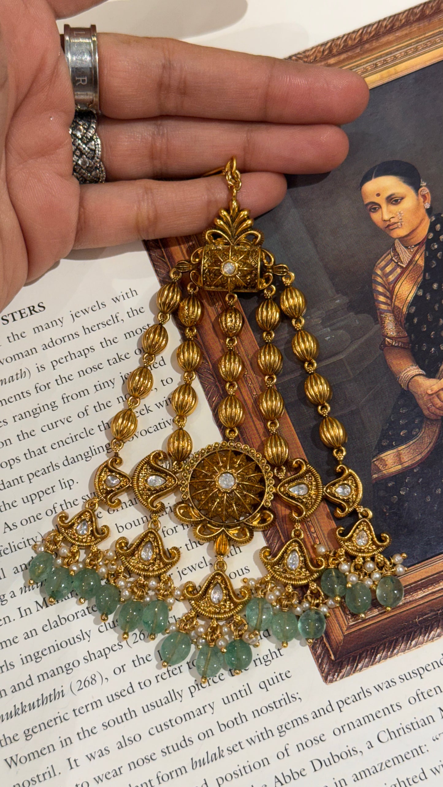 Oxidised Gold Nakshi detailing passa with mint drop detailing