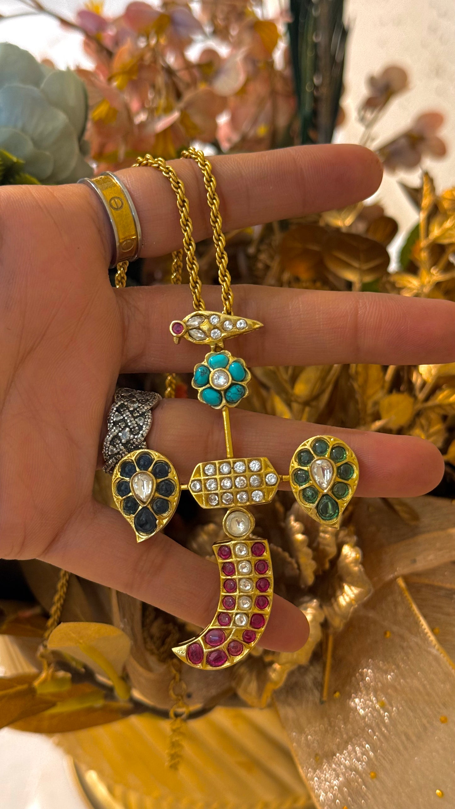 Multicoloured statement pendant set