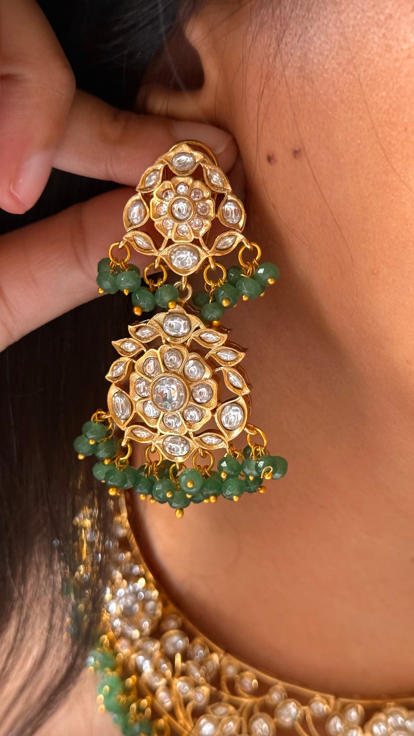Heritage floral with emerald drops collar Necklace
