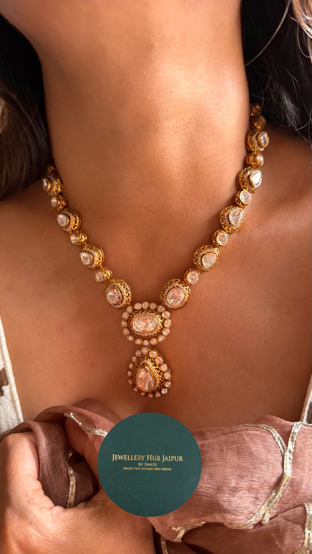 Peeli polki with gold polish minimalist collar set