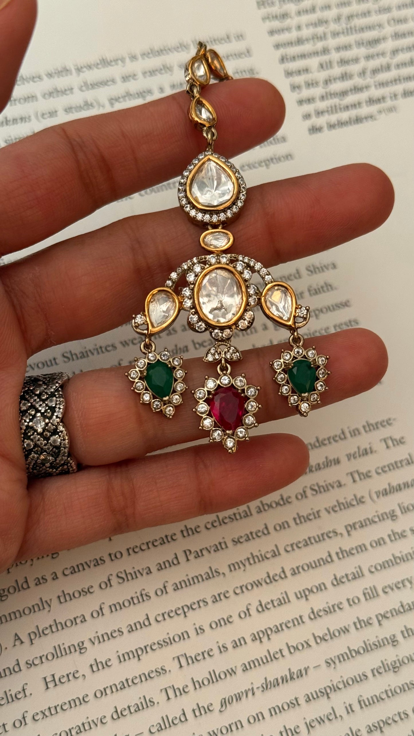 ruby emerald victorian Maangtikka
