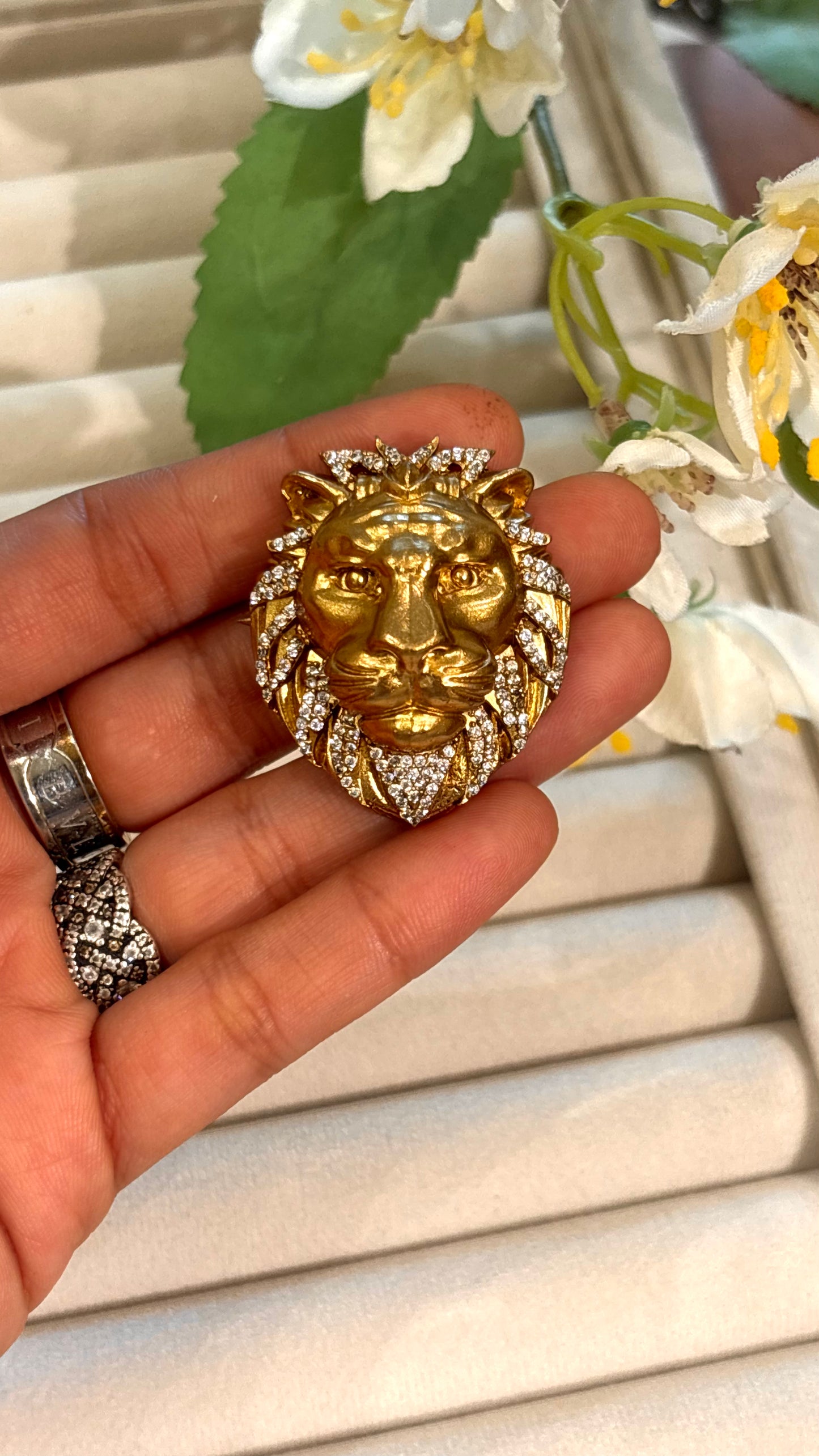 Leaopard designer brooch