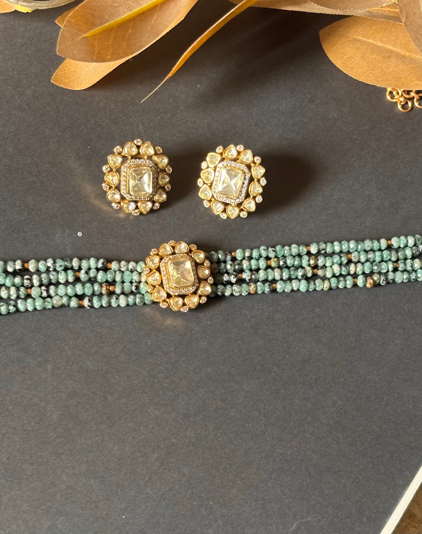 Lv peeli polki colourful pearl choker Necklace