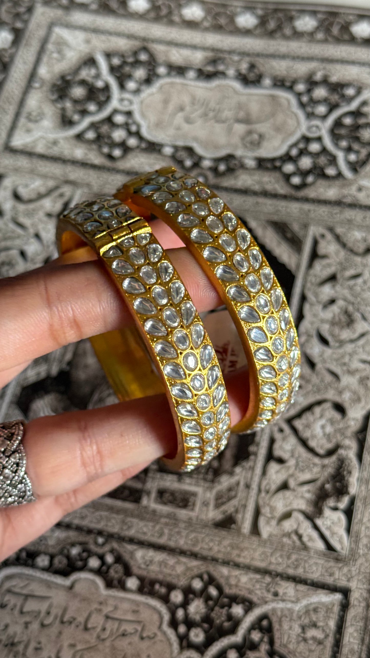 Paachi leaf design openable bangle