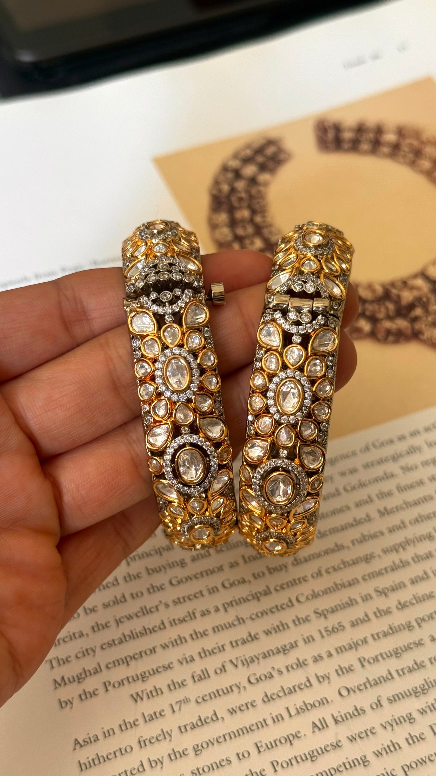 Victorian dual polish designer bangles