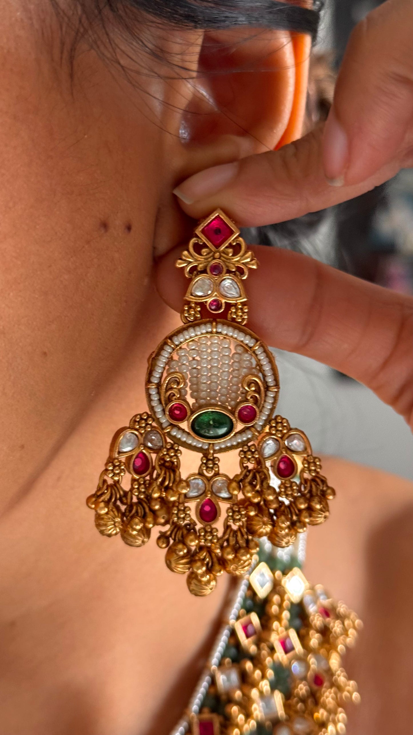 Rani pink rajwadi piroyi paachi necklace