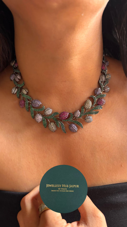 Leaf inspired minimalist collar Necklace