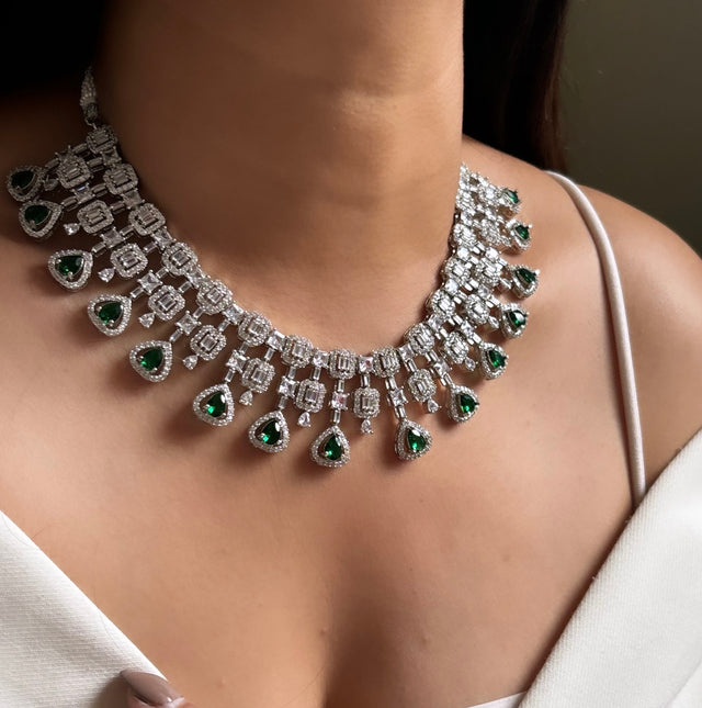 Emerald diamond necklace