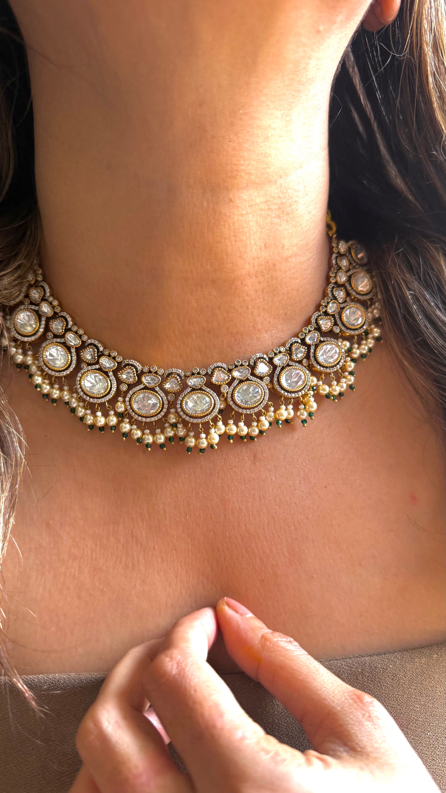 Uncut polki collar necklace with pearl & emerald detailing