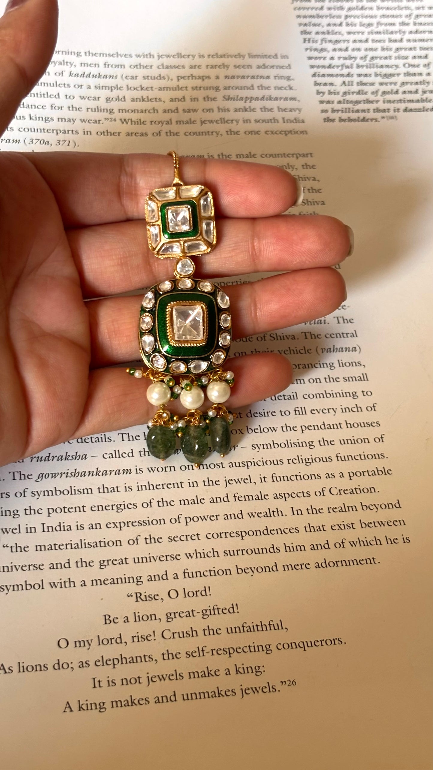 Sqaure meena with pearl detailing maangtikka