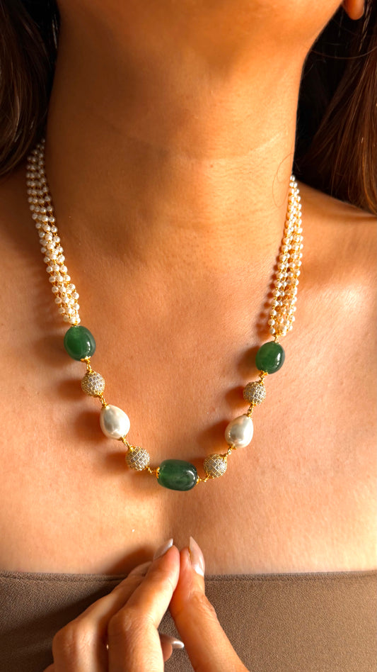 Emerald & off white pearl string