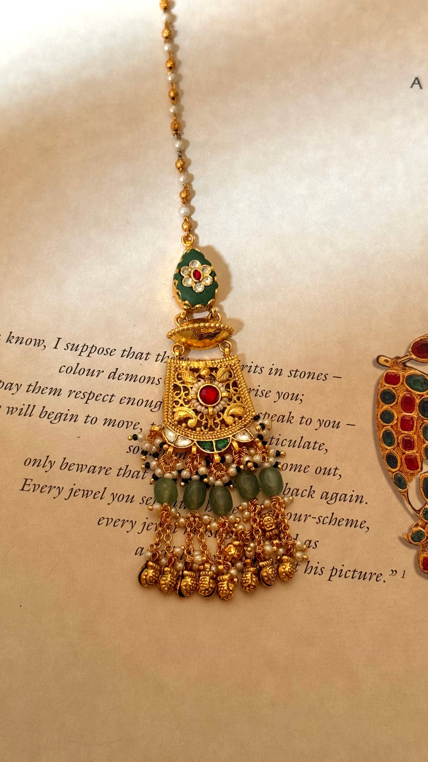 Mint inlay work & rani pink rajwada maangtika