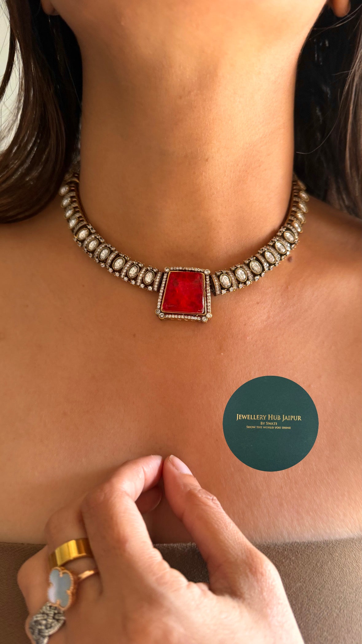 Red pota victorian necklace