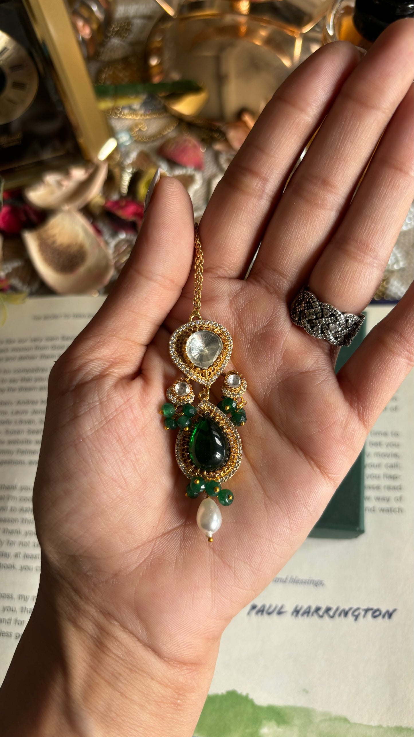 Drop shape emerald gold maangtika