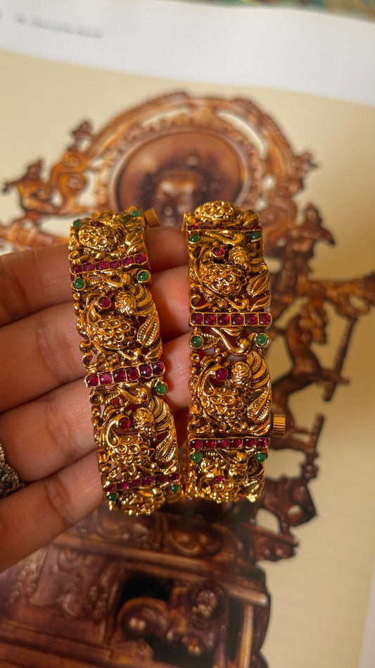 Ruby & emerald rajwadi bangles