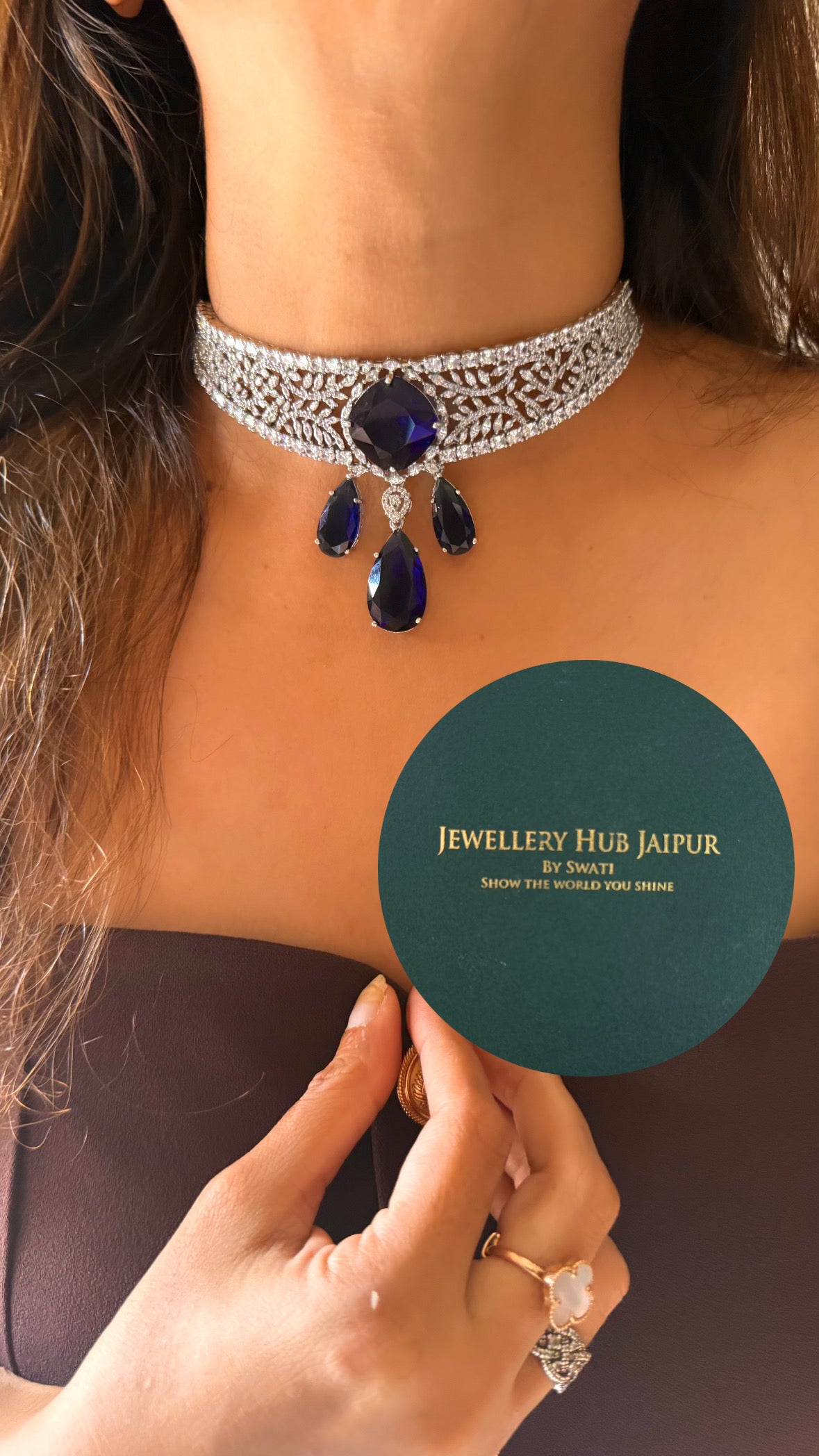Cocktail sapphire with drop diamond choker set