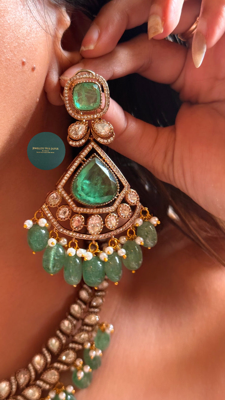 Mint doublet with mint drops collar set