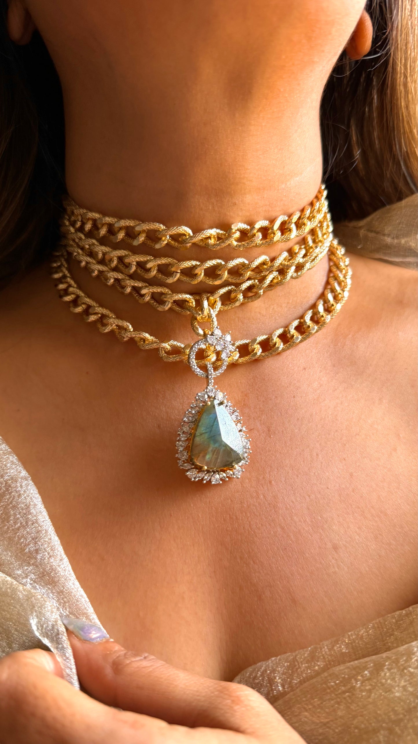 Onyx doublet chain choker