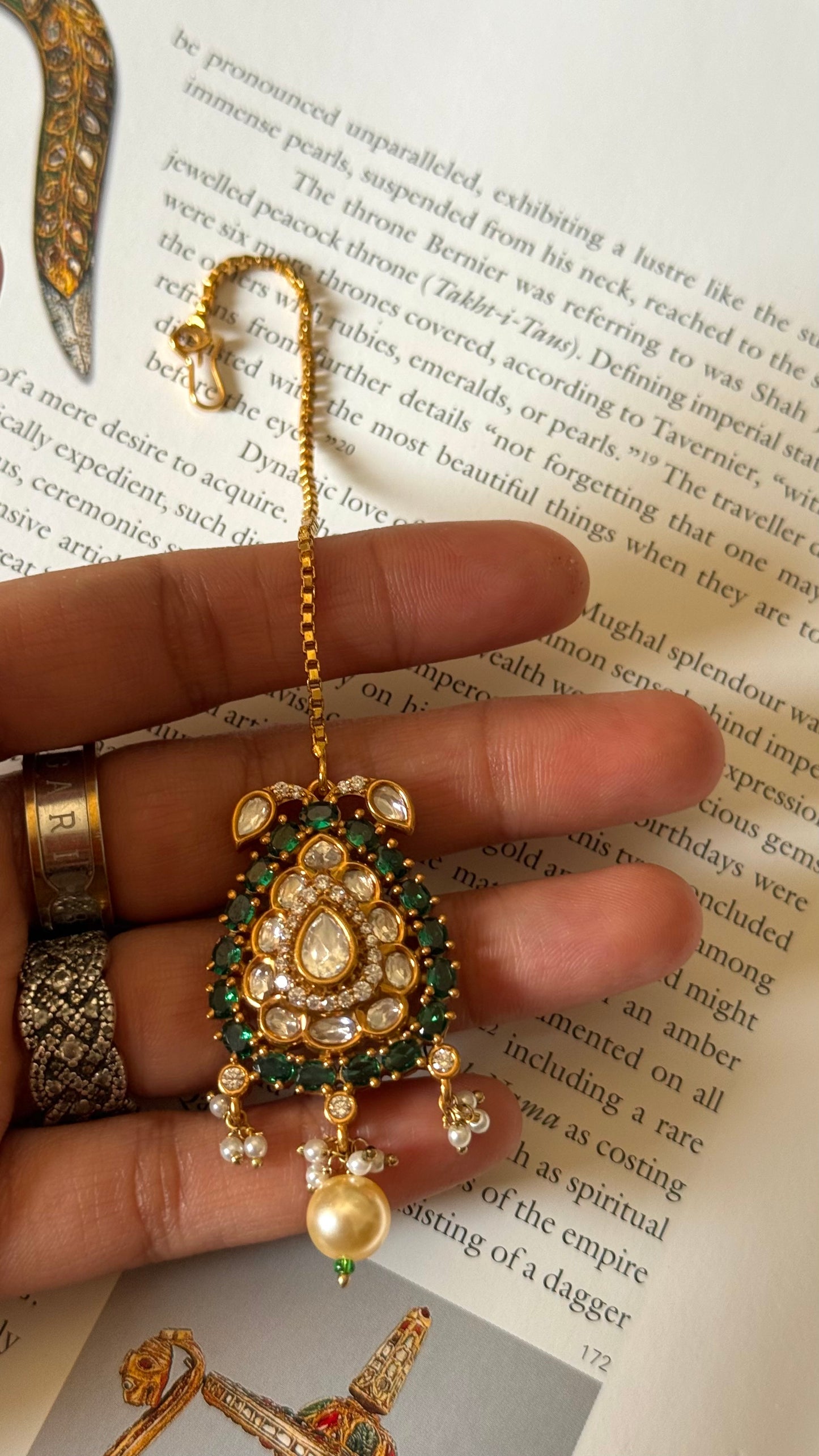 Emerald drop shape minimalist maangtikka