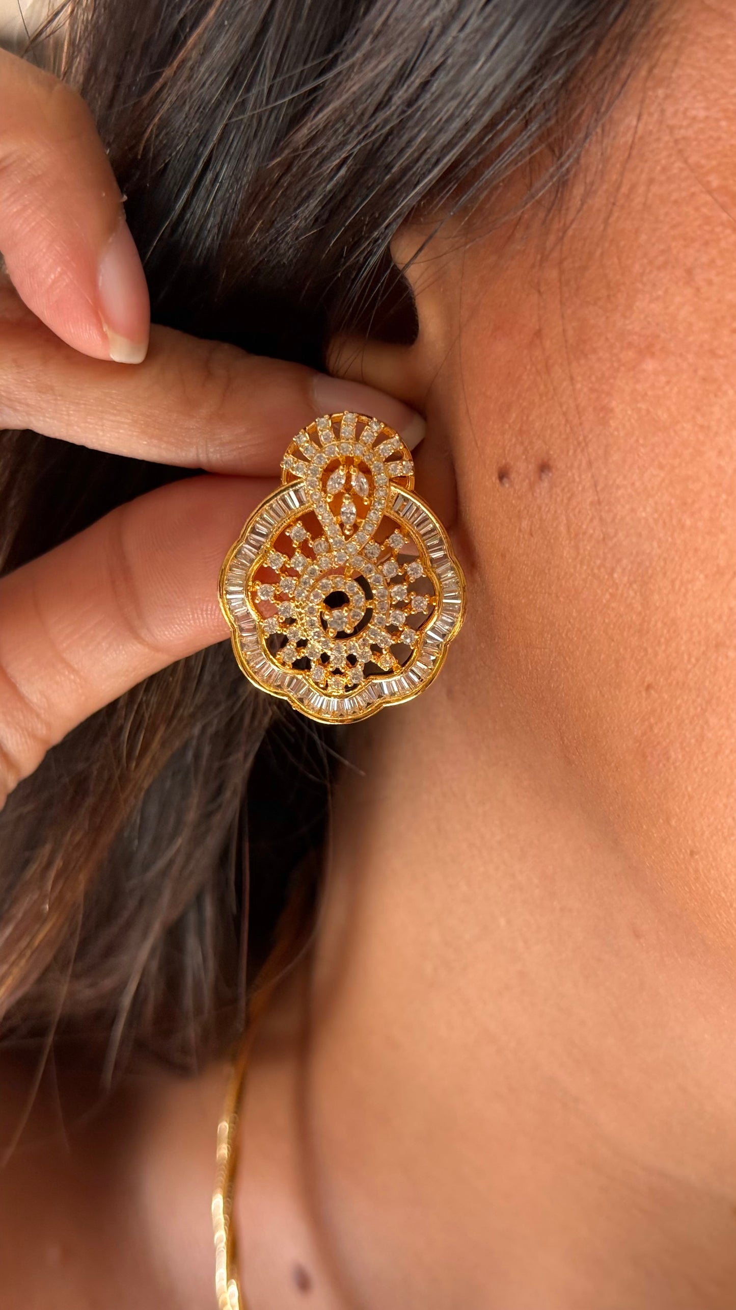 Miranda diamond pendant set