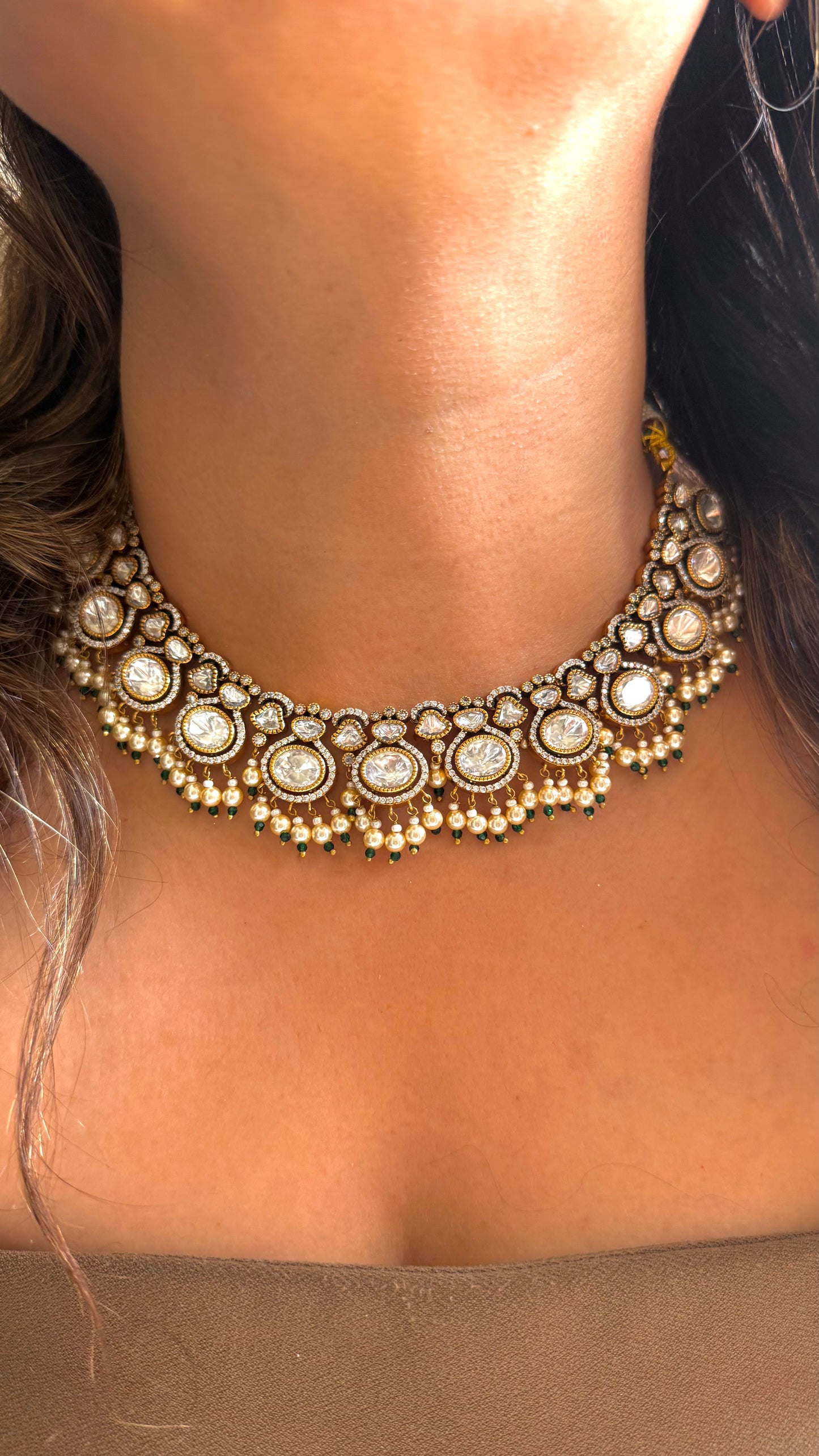 Uncut polki collar necklace with pearl & emerald detailing