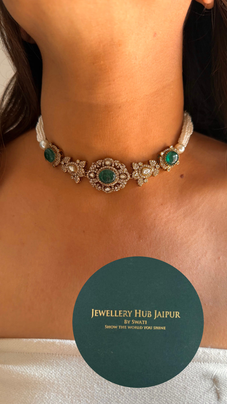 Emerald victorian thread choker