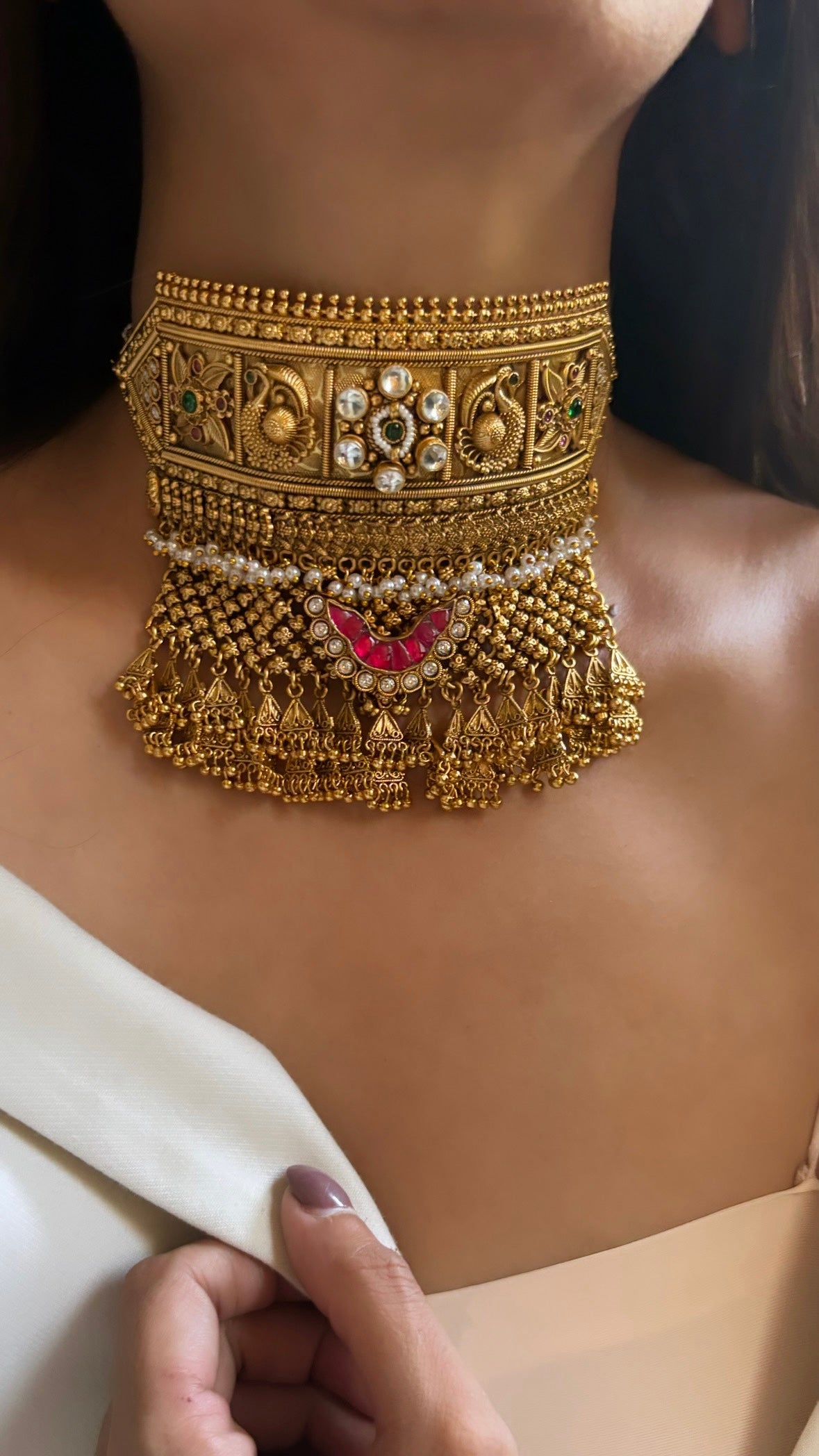 ￼Rajwada Paachi choker