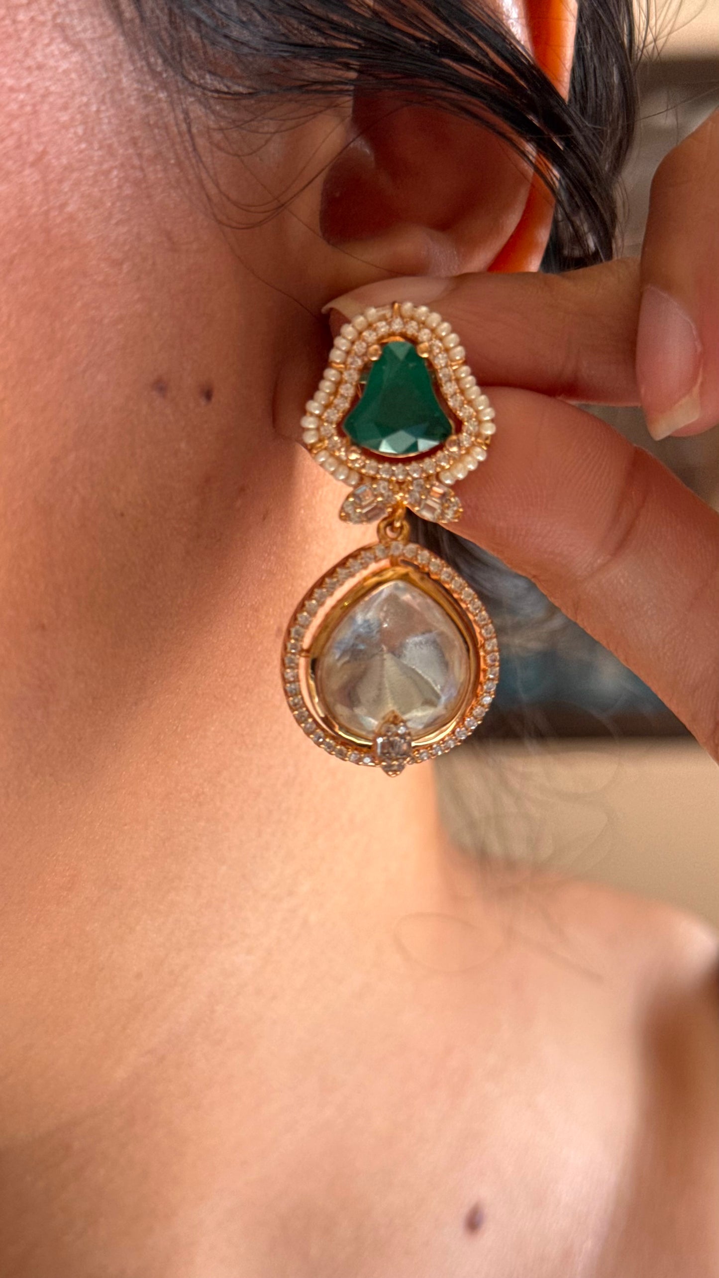 emerald stone with uncut polki necklace