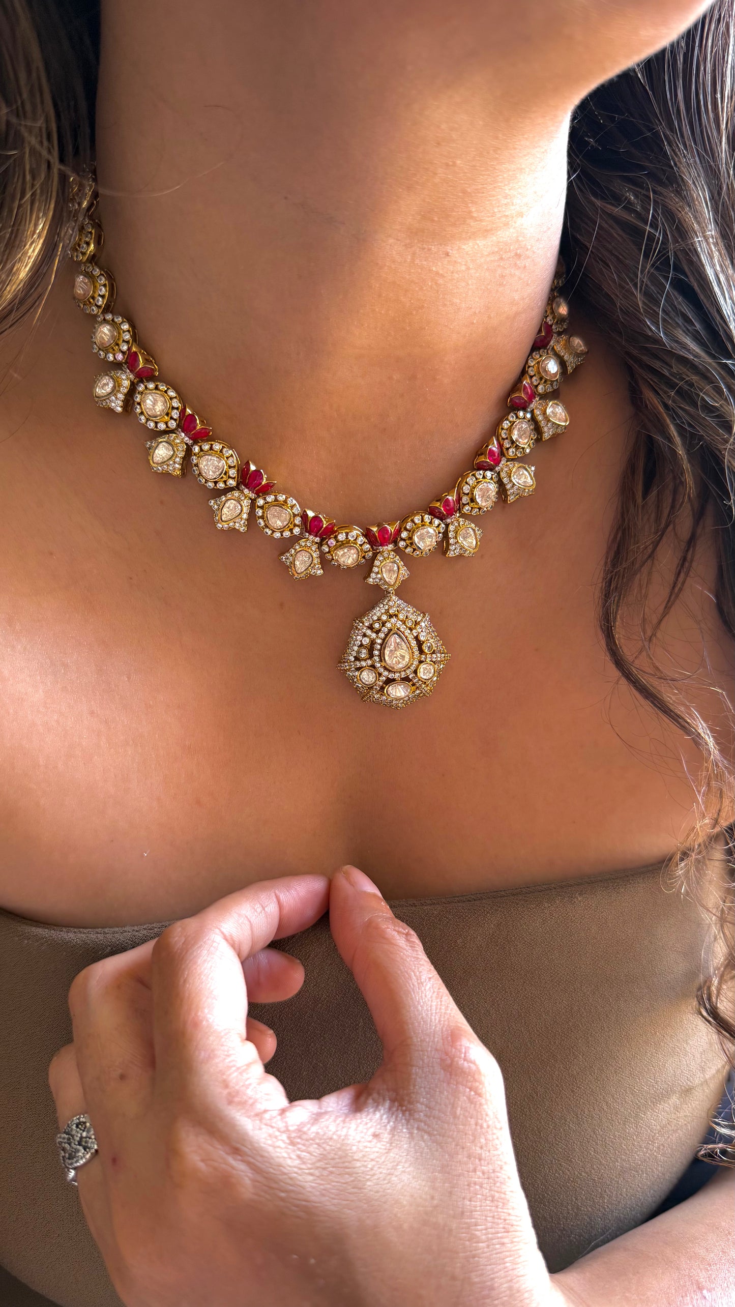 Ruby Lotus  lv polki Necklace