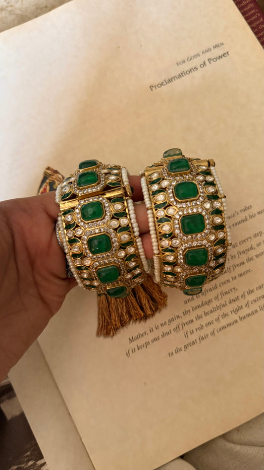 Emerald doublet moissanite openable bangle