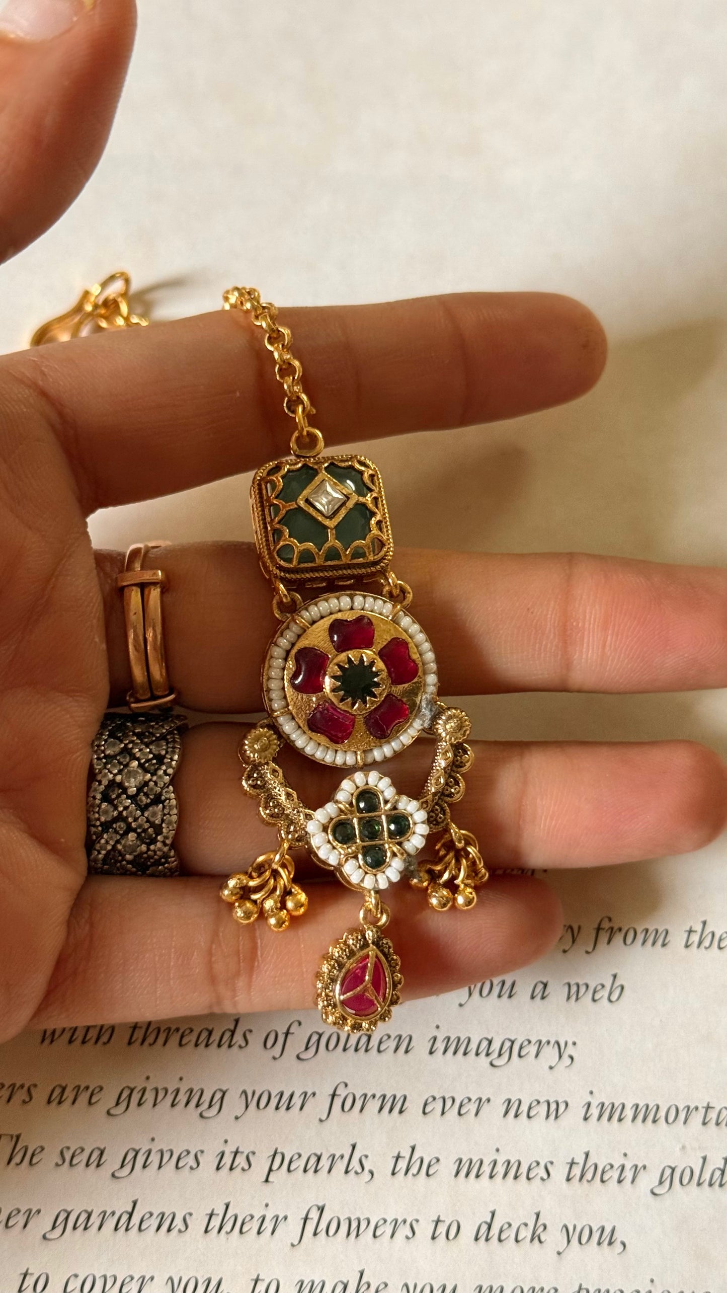 Ruby floral & emerald rajwada maangtika