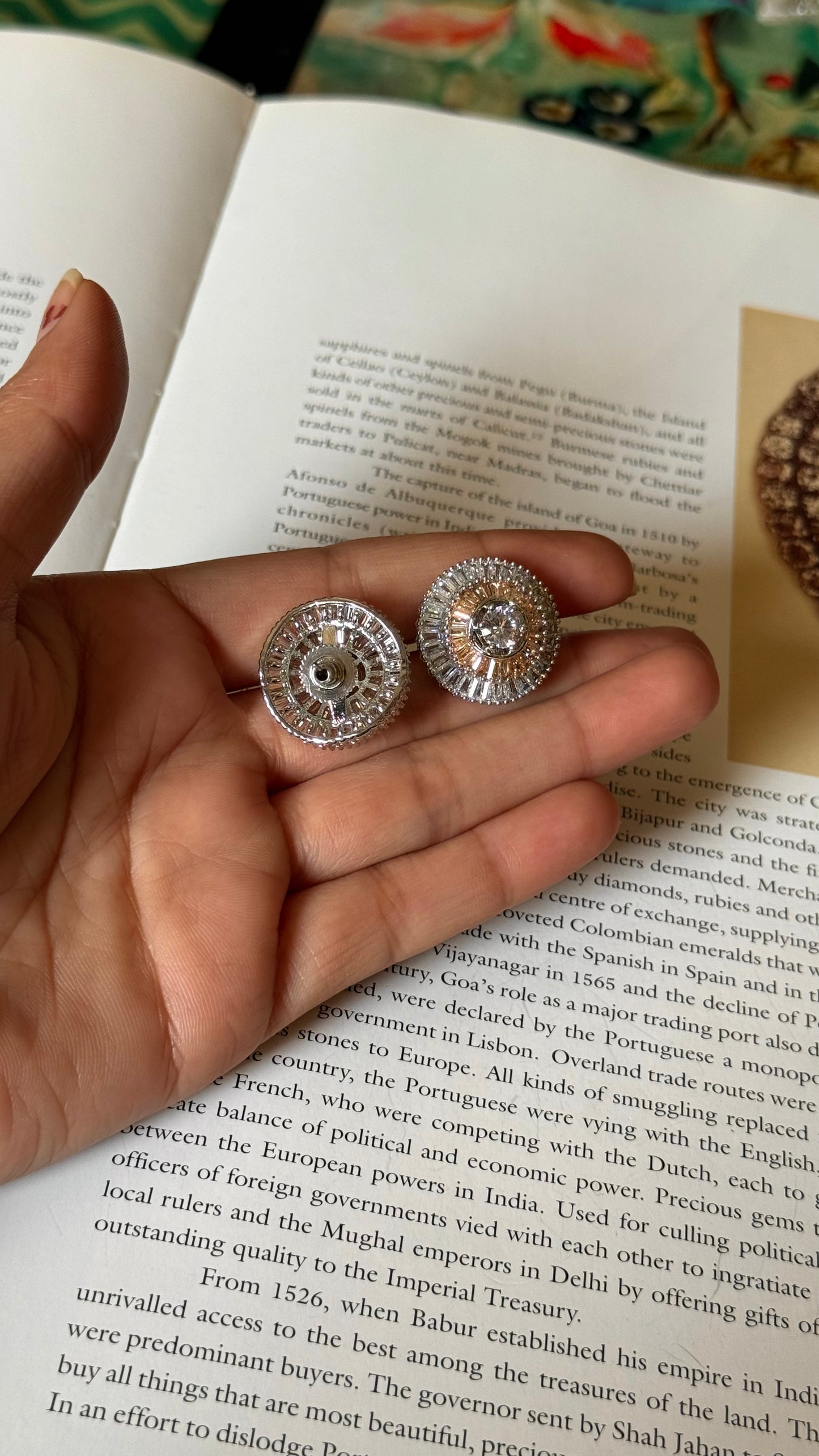 Chanpagne silver studs