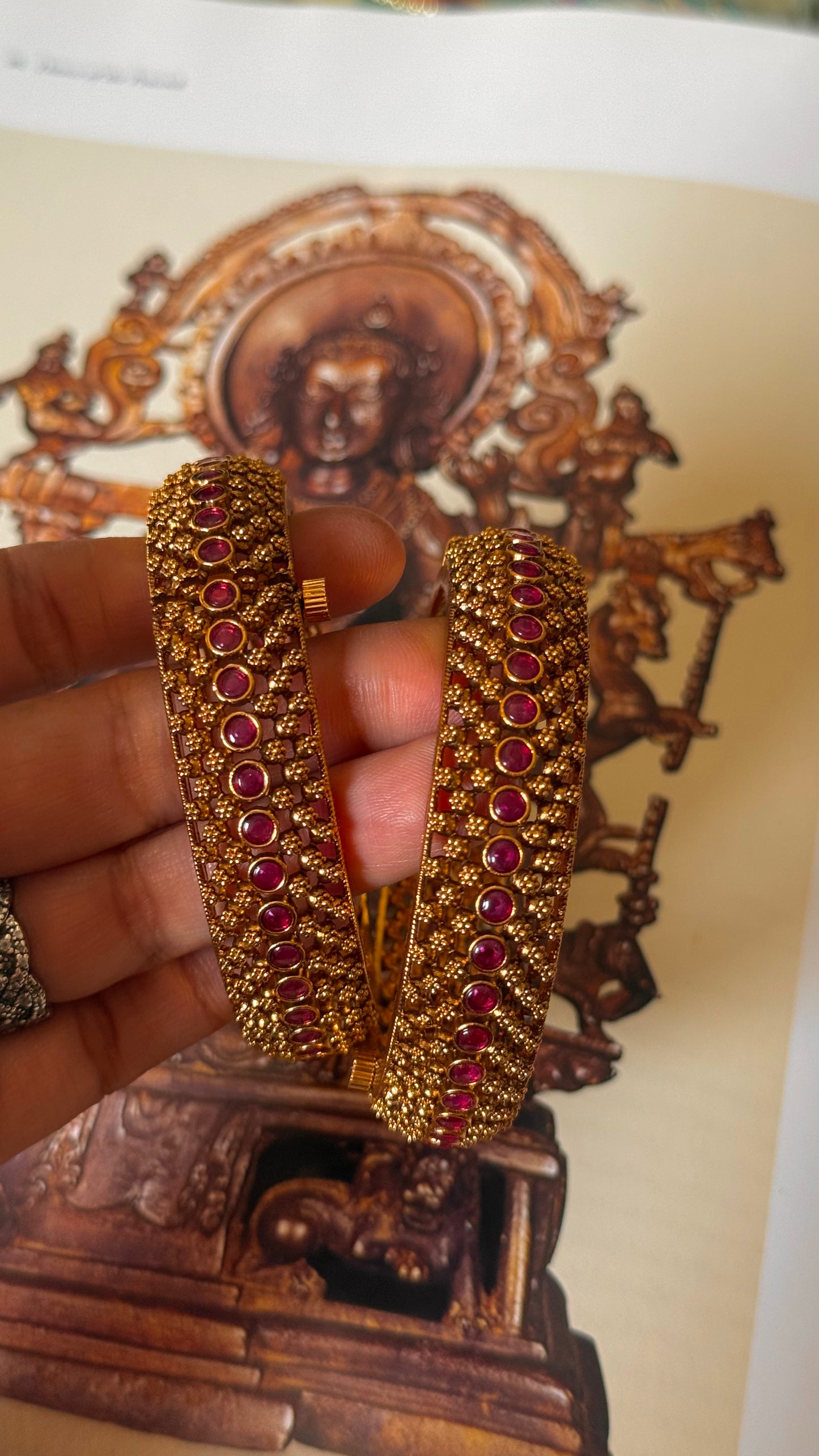 Ruby minimal rajwadi bangles