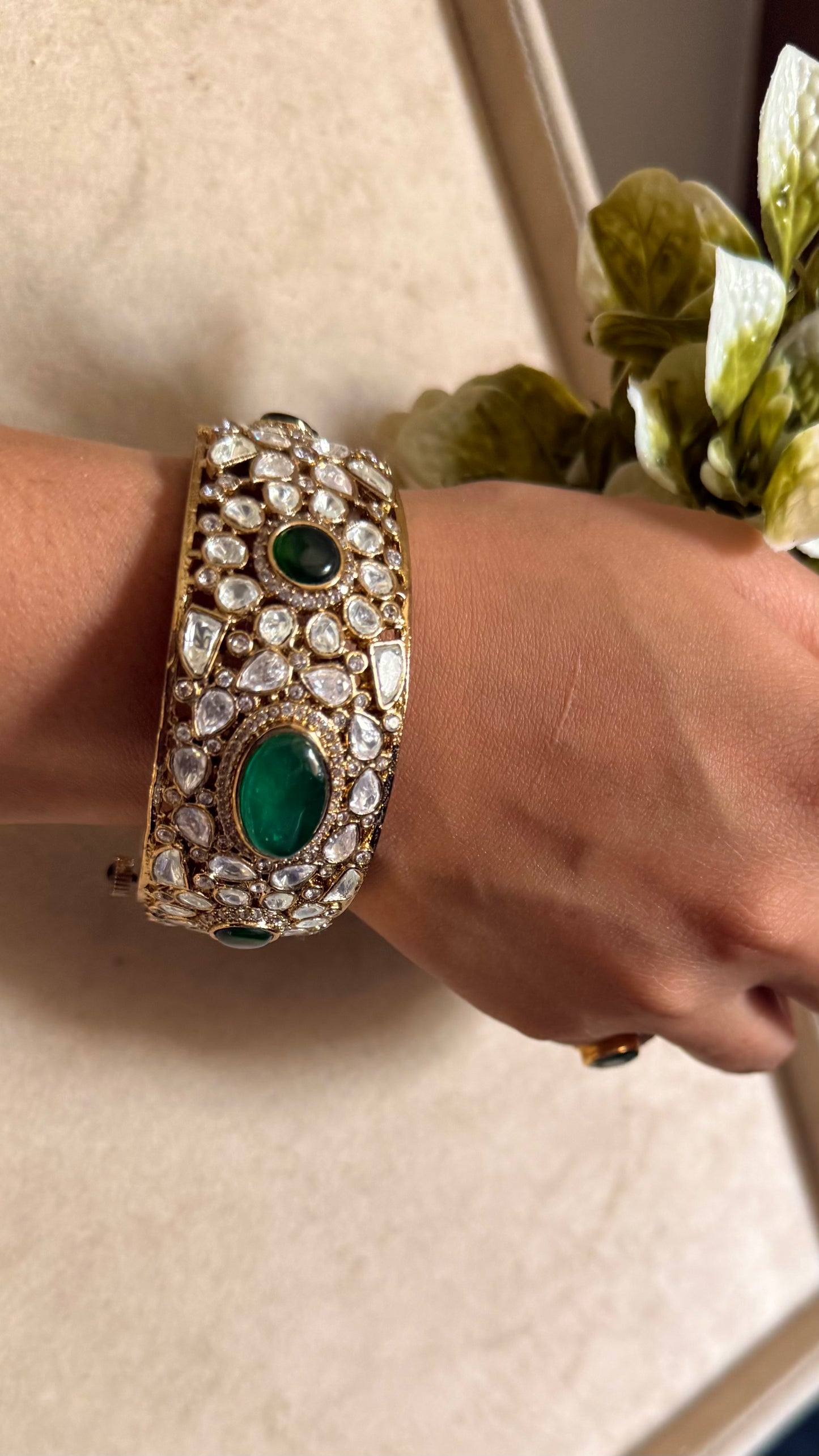 Single Emerald doublet Moissanite openable bangle