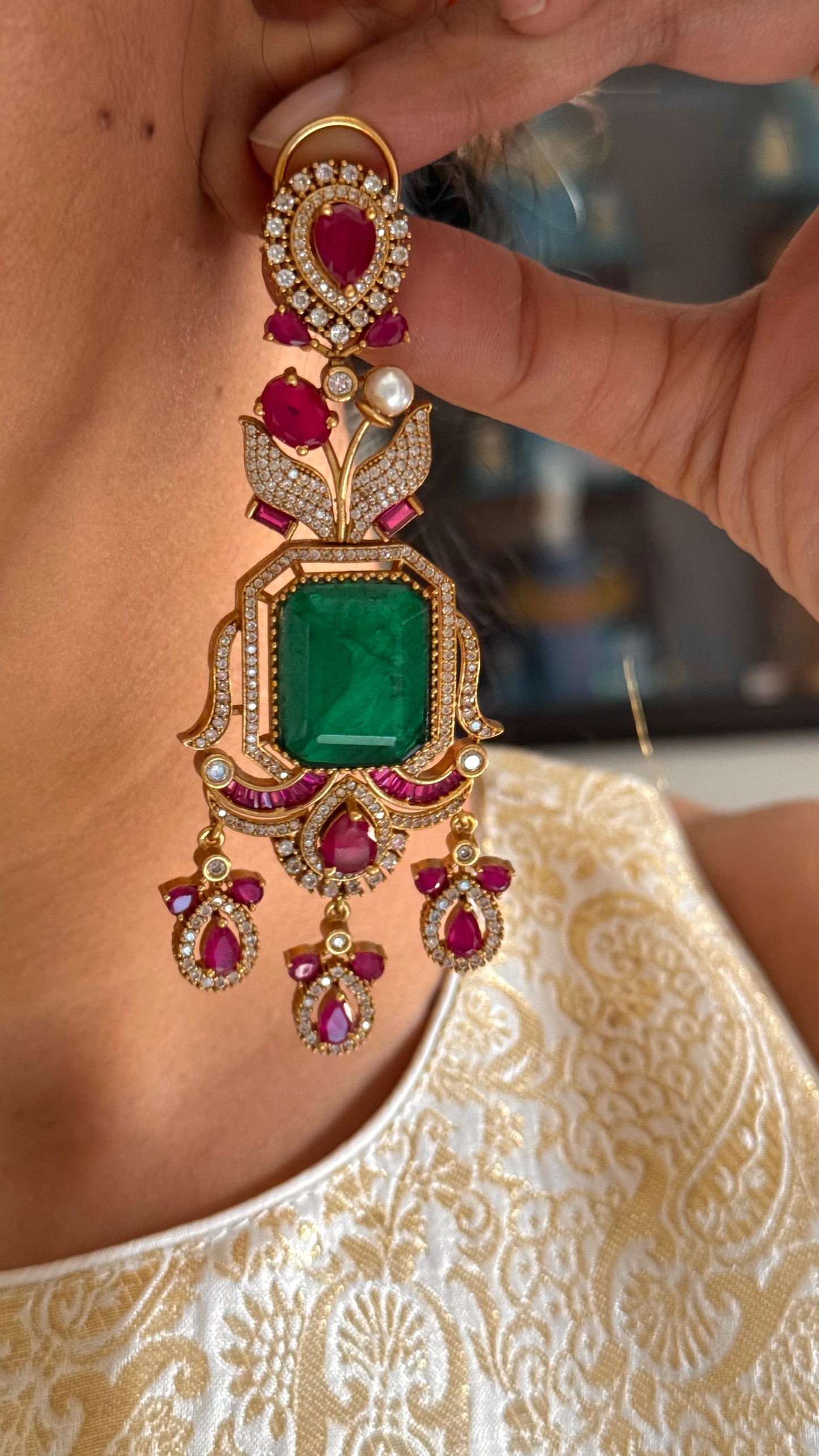 Ruby takkar & emerald doublet collar necklace