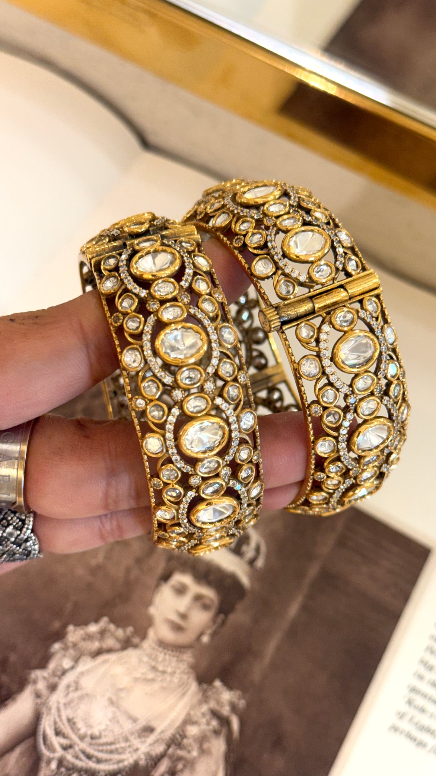 White polki victorian bangles