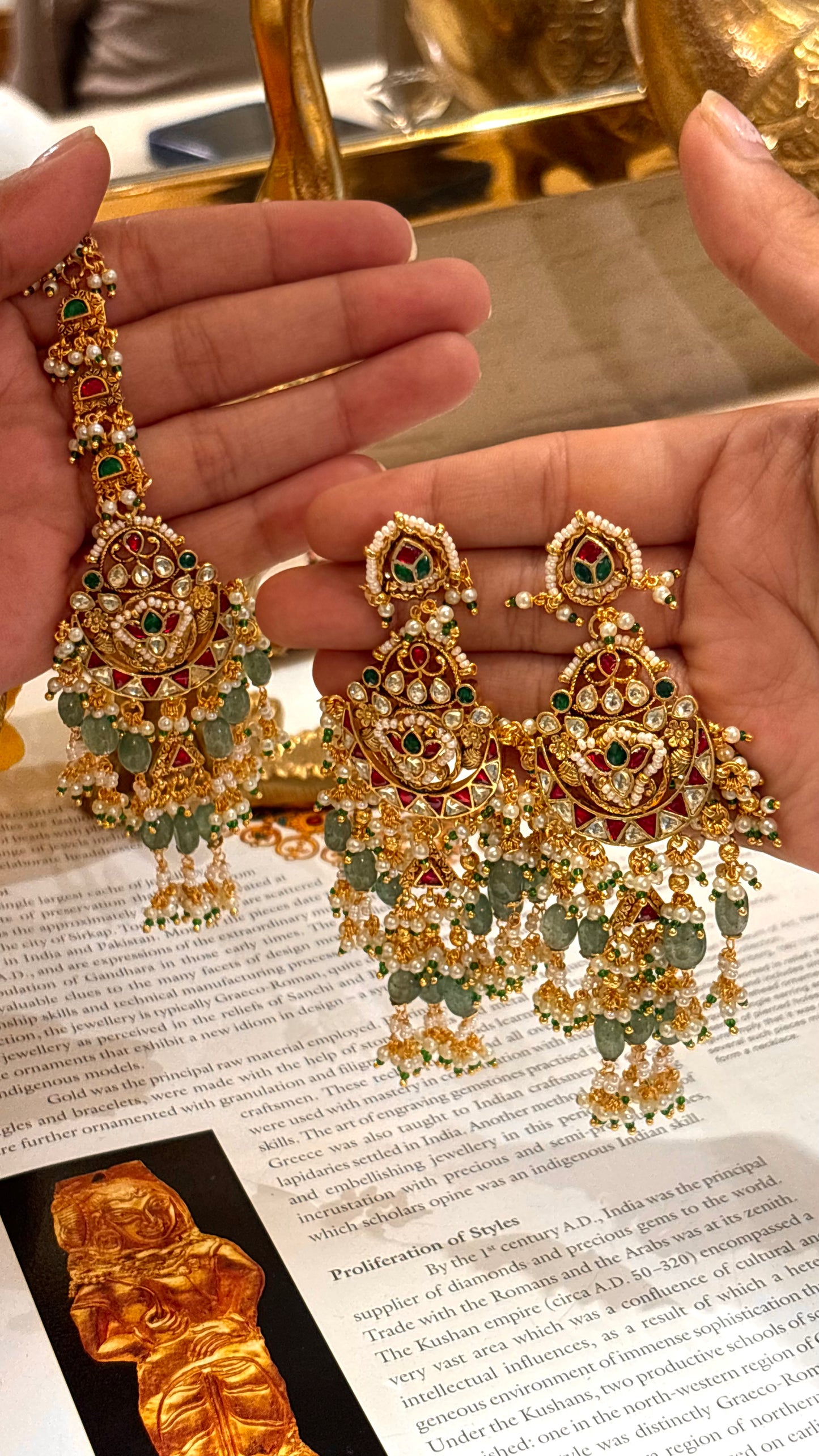 Meera heritage paachi kundan Maangtika & earrings combo