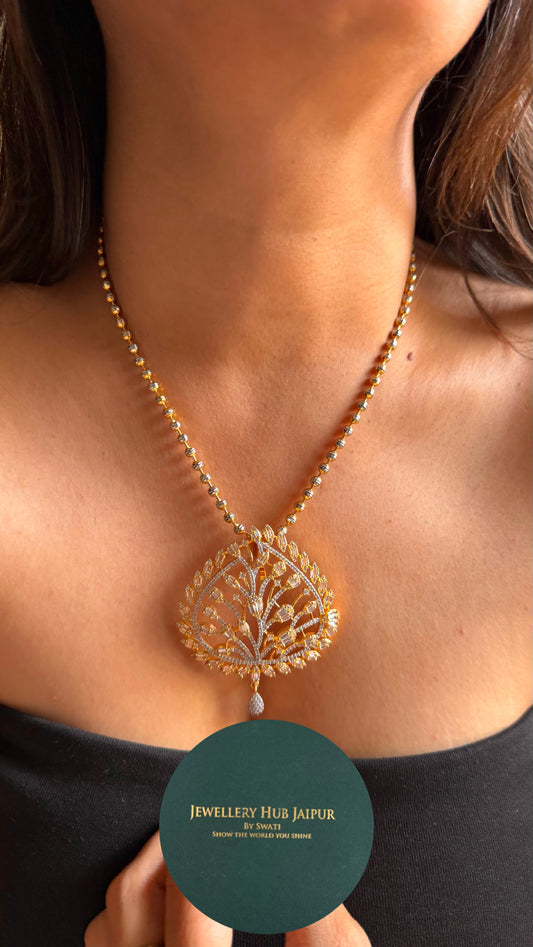 Gj shine leafy designer pendant Necklace