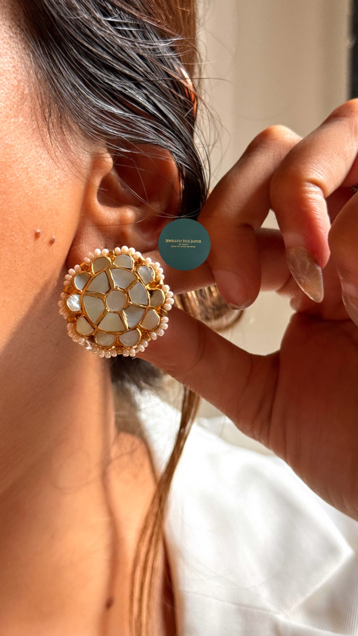 Mother of pearl paachi with pearl drops choker set