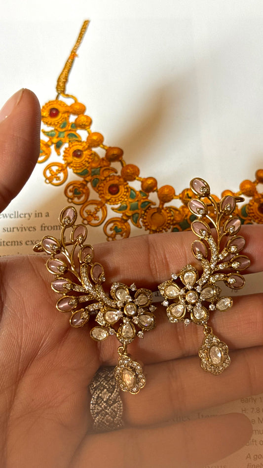 Rose quartz floral leaf small earcuff