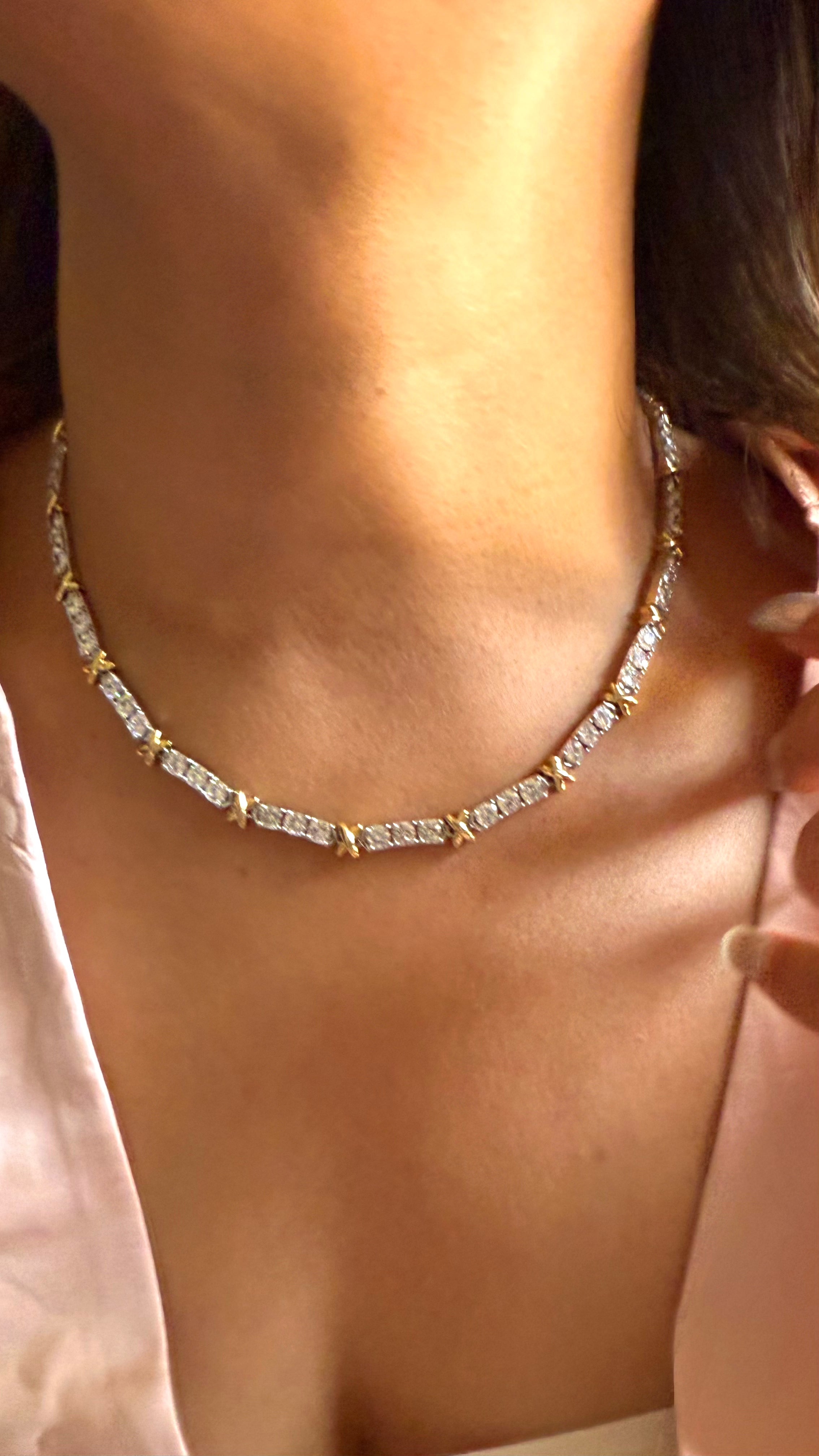 Diamond minimal necklace